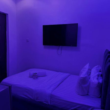 Vhs Vinchee Suites Lagos Bagian luar foto