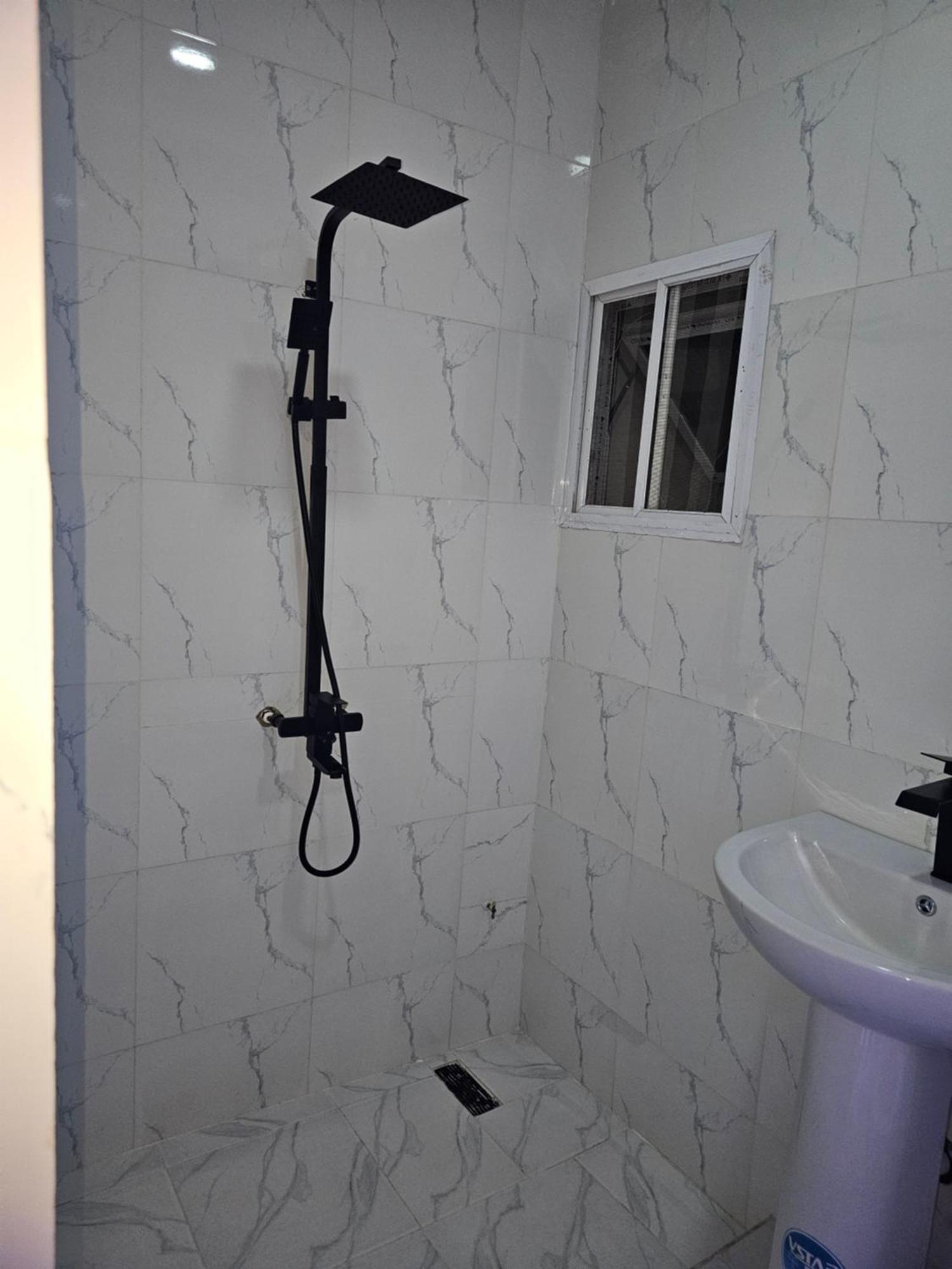 Vhs Vinchee Suites Lagos Bagian luar foto