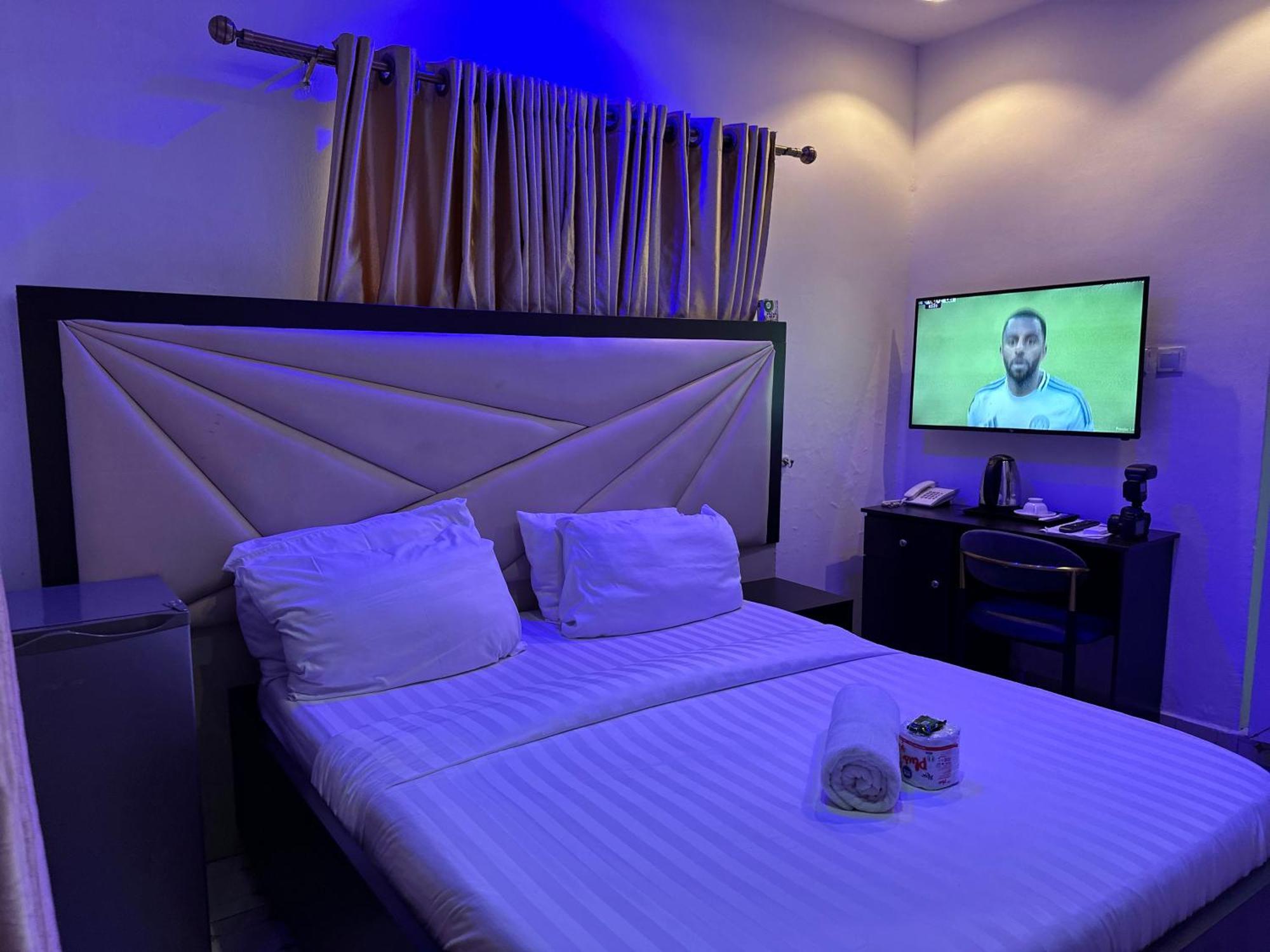 Vhs Vinchee Suites Lagos Bagian luar foto