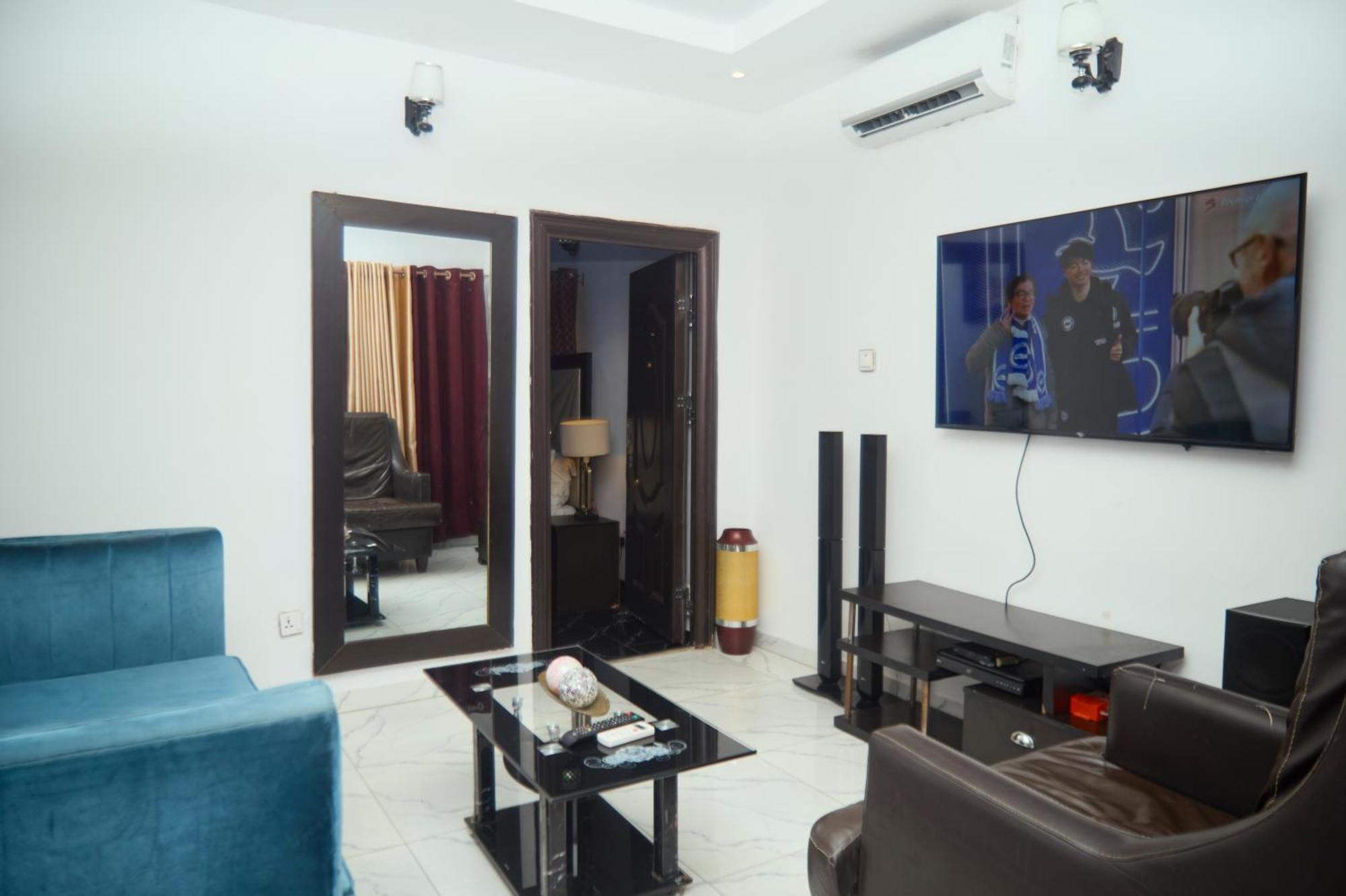 Vhs Vinchee Suites Lagos Bagian luar foto
