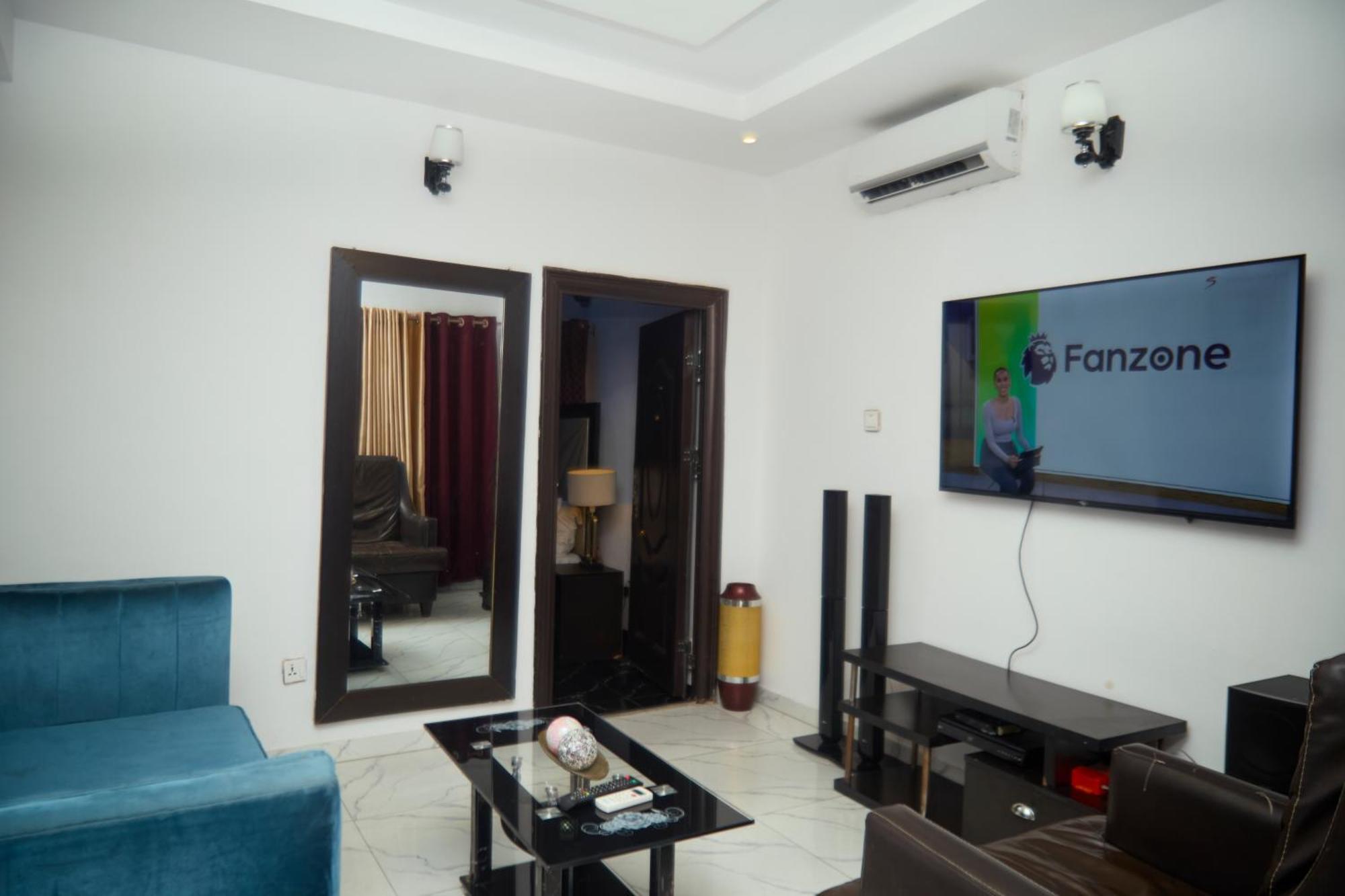 Vhs Vinchee Suites Lagos Bagian luar foto